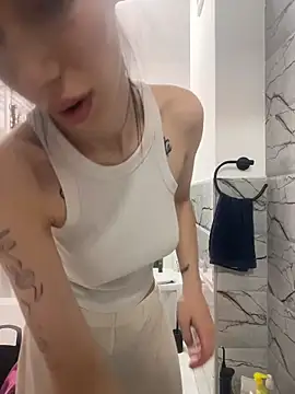 Celine Roxelle online show from 05-31-26, 05:51