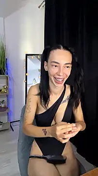 Snapshot of Celine_Roxelle chatting on 07-12-26, 02:18 Celine Roxelle online show from 07-12-26, 02:18