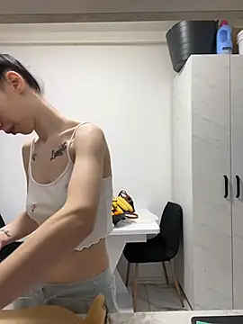 Celine Roxelle online show from 05-01-26, 04:56