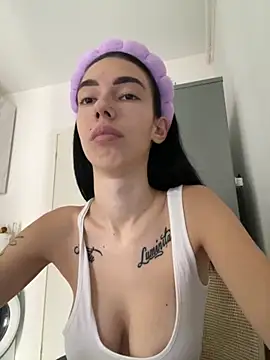 Celine Roxelle online show from 10-19-25, 08:06