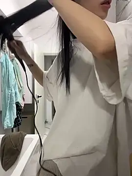 Celine Roxelle online show from 03-12-26, 04:00