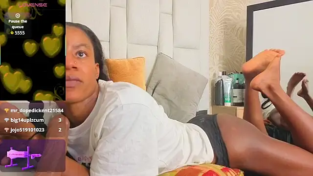dafnnelewis online show from 05-11-26, 04:04