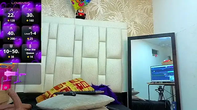 dafnnelewis online show from 04-09-26, 11:16