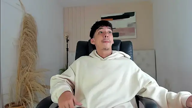 ISAAC CRYSTON online show from 11-05-25, 07:50