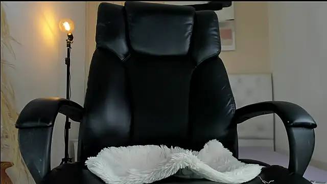 ISAAC CRYSTON online show from 11-29-25, 08:53