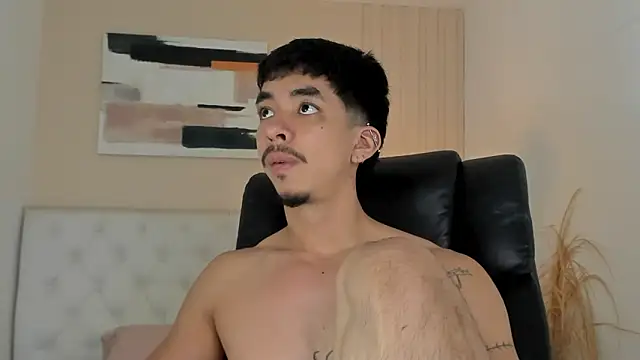 Snapshot of ISAAC_CRYSTON chatting on 02-02-26, 09:36 ISAAC CRYSTON online show from 02-02-26, 09:36