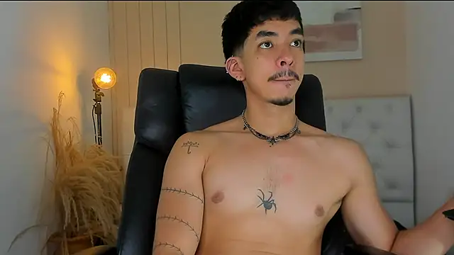 Snapshot of ISAAC_CRYSTON chatting on 02-10-26, 08:41 ISAAC CRYSTON online show from 02-10-26, 08:41