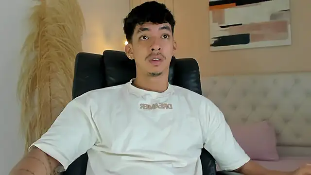 ISAAC CRYSTON online show from 11-08-25, 08:56