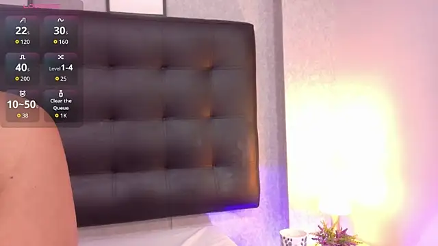 MarianaGiiiL online show from 12-17-25, 12:21