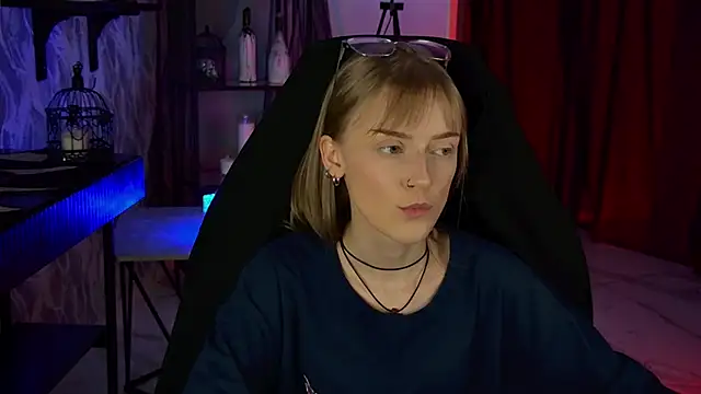 KiraMontoya online show from 04-12-26, 02:59