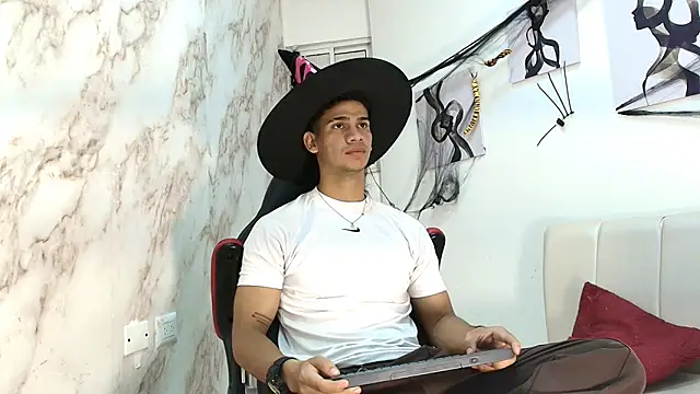 ANDRES STUD online show from 10-20-25, 04:47