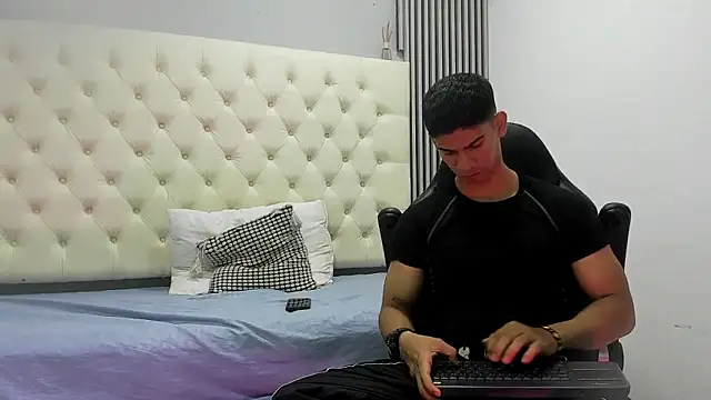 ANDRES STUD online show from 03-04-26, 04:31