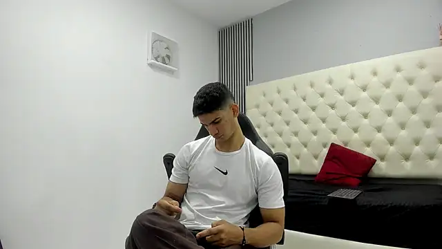 ANDRES STUD online show from 03-25-26, 04:12