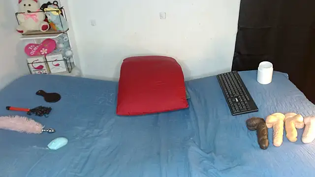 Said hot01 online show from 11-18-25, 08:39