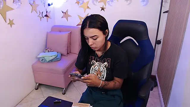 julieta fn online show from 06-18-26, 01:49