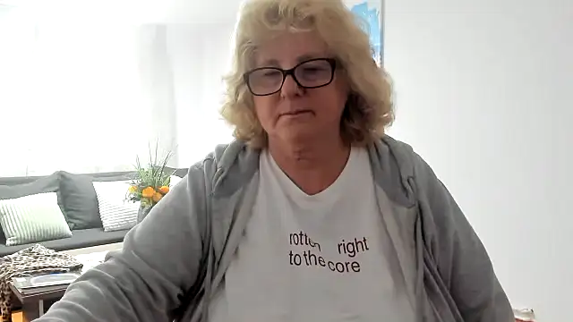 NoraJohnson6 online show from 09-29-25, 08:32