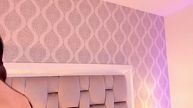 Snapshot of meloddy_parker chatting on 03-18-25, 05:44 meloddy parker online show from 03-18-25, 05:44