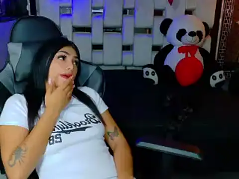 Natha and Sophia online show from 02-17-25, 05:04