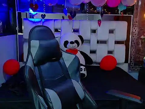 Natha and Sophia online show from 02-17-25, 01:47