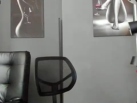 Snapshot of karlyjons12 chatting on 09-30-25, 04:46 karlyjons12 online show from 09-30-25, 04:46