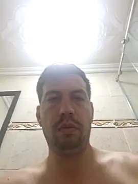 Snapshot of reyarturs13 chatting on 02-22-25, 04:40 reyarturs13 online show from 02-22-25, 04:40