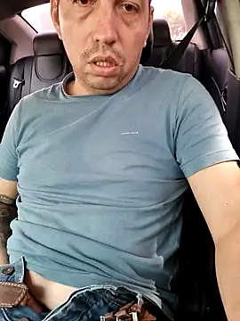 Snapshot of reyarturs13 chatting on 02-06-25, 04:03 reyarturs13 online show from 02-06-25, 04:03