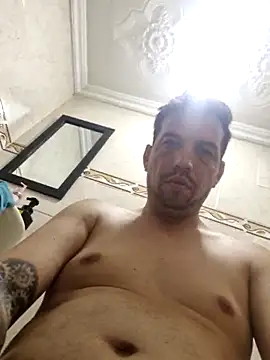 Snapshot of reyarturs13 chatting on 02-08-25, 10:40 reyarturs13 online show from 02-08-25, 10:40