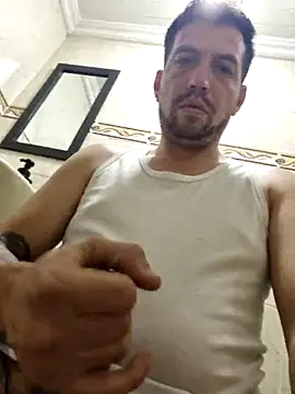 Snapshot of reyarturs13 chatting on 02-06-25, 03:27 reyarturs13 online show from 02-06-25, 03:27