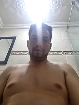 Snapshot of reyarturs13 chatting on 02-05-25, 04:06 reyarturs13 online show from 02-05-25, 04:06