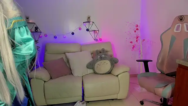 Neekito  online show from 10-31-25, 08:38