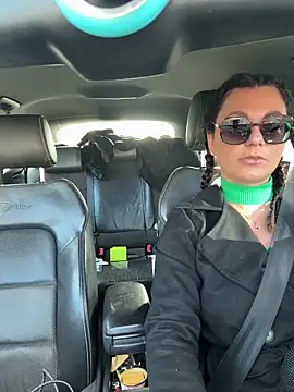 Loveblackzilla online show from 11-30-25, 10:49