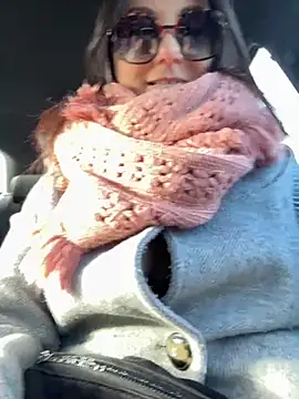 Loveblackzilla online show from 10-26-25, 02:39