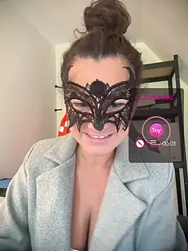 Loveblackzilla online show from 05-11-26, 06:59