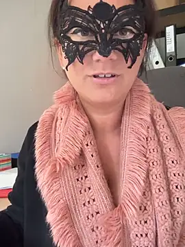 Loveblackzilla online show from 02-06-26, 01:29