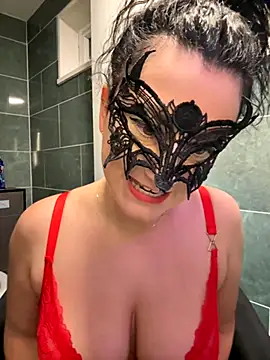 Loveblackzilla online show from 11-05-25, 07:50