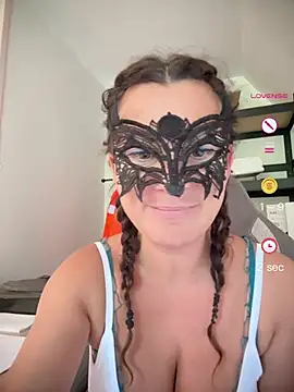 Loveblackzilla online show from 05-09-26, 12:30