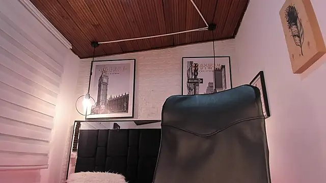 Snapshot of tylla_ chatting on 09-10-25, 03:49 tylla online show from 09-10-25, 03:49