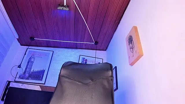 tylla  online show from 01-08-26, 07:42