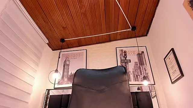 Snapshot of tylla_ chatting on 10-10-25, 04:13 tylla online show from 10-10-25, 04:13