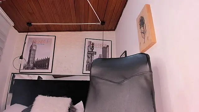 tylla  online show from 01-10-26, 07:53