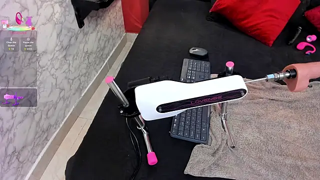 IVISBOUNCYASS online show from 04-11-26, 01:37