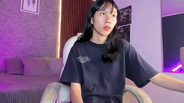 Miaa Lee7 online show from 01-14-26, 09:29