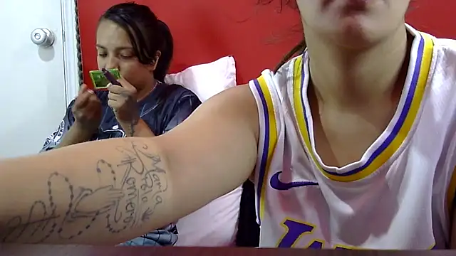 Snapshot of NinetteandSashaFox chatting on 02-11-25, 07:38 NinetteandSashaFox online show from 02-11-25, 07:38