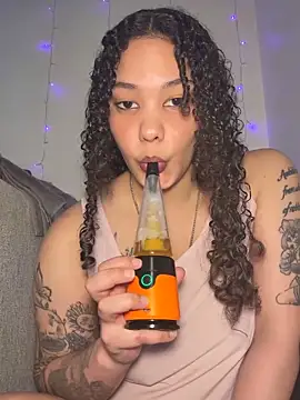 tastylolaaa online show from 06-01-26, 12:22