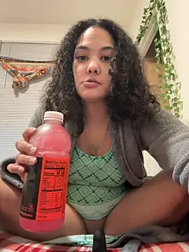 tastylolaaa online show from 10-26-25, 10:37