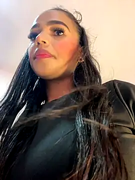 Snapshot of trex_x chatting on 10-06-25, 07:03 trex x online show from 10-06-25, 07:03