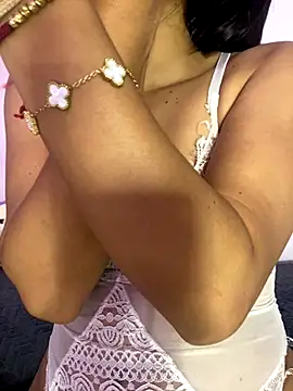 Snapshot of trex_x chatting on 12-21-25, 05:03 trex x online show from 12-21-25, 05:03