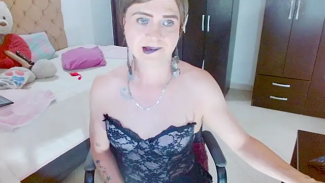 Snapshot of Dolldirtyxxx chatting on 07-15-26, 05:03 Dolldirtyxxx online show from 07-15-26, 05:03
