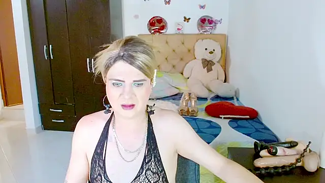 Snapshot of Dolldirtyxxx chatting on 06-27-26, 10:16 Dolldirtyxxx online show from 06-27-26, 10:16
