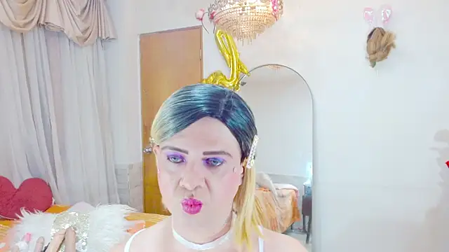 Snapshot of Dolldirtyxxx chatting on 06-21-26, 04:51 Dolldirtyxxx online show from 06-21-26, 04:51